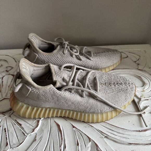 Adidas Yeezy Boost 350 V2 sneakers in the \